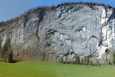 Toplitzsee, the rock face is 180 m high (large panorama)