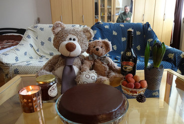 We celebrate my favorite cousin's Katya birthday with Sacher cake, Bailey's, lychee and honey, of course.
