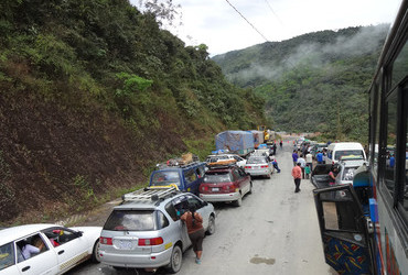 Roads to La Paz are open at 5 pm