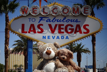 Welcome to Fabulous Las Vegas, Nevada, Welcome to Fabulous Las Vegas, Nevada! Where temperatures are 110 F (43 C) and girls dress appropriately