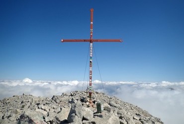 Maja Jezercë is the highest peak in the Dinaric Alps 2694 m, the 2nd highest in Albania, the 7th highest in the Balkans, with prominence: 2036 m