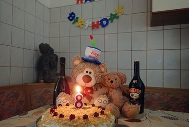 8 years of Dzen - Happy 8th Birthday Tumbago!