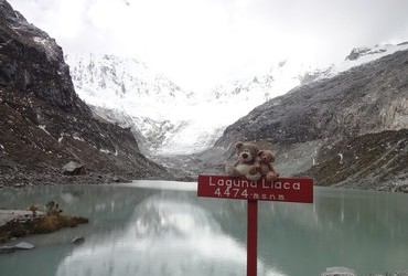 Laguna Llaca 4474m, Quebrada Llaca, Cordillera Blanca, Peru