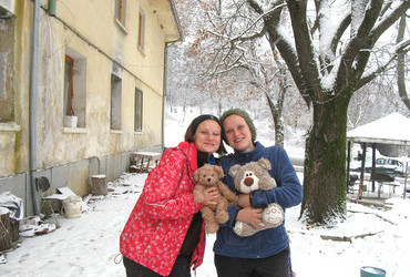 Slavianka, Izvora hut - With Maria and Neli