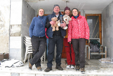 Slavianka, Izvora hut - With Neli, Emo The Birthday Boy, Teddy and Maria